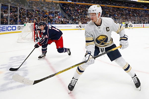 年终回顾：中国首位冠军卫冕者！肖国栋10-9险胜威尔逊，卫冕武汉公开赛